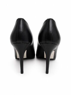 NEW BCBG Black Pointed Toe Pumps with Silver Chain Trim